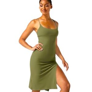 Halara medium Everyday Split Strap Bodycon Midi dress green